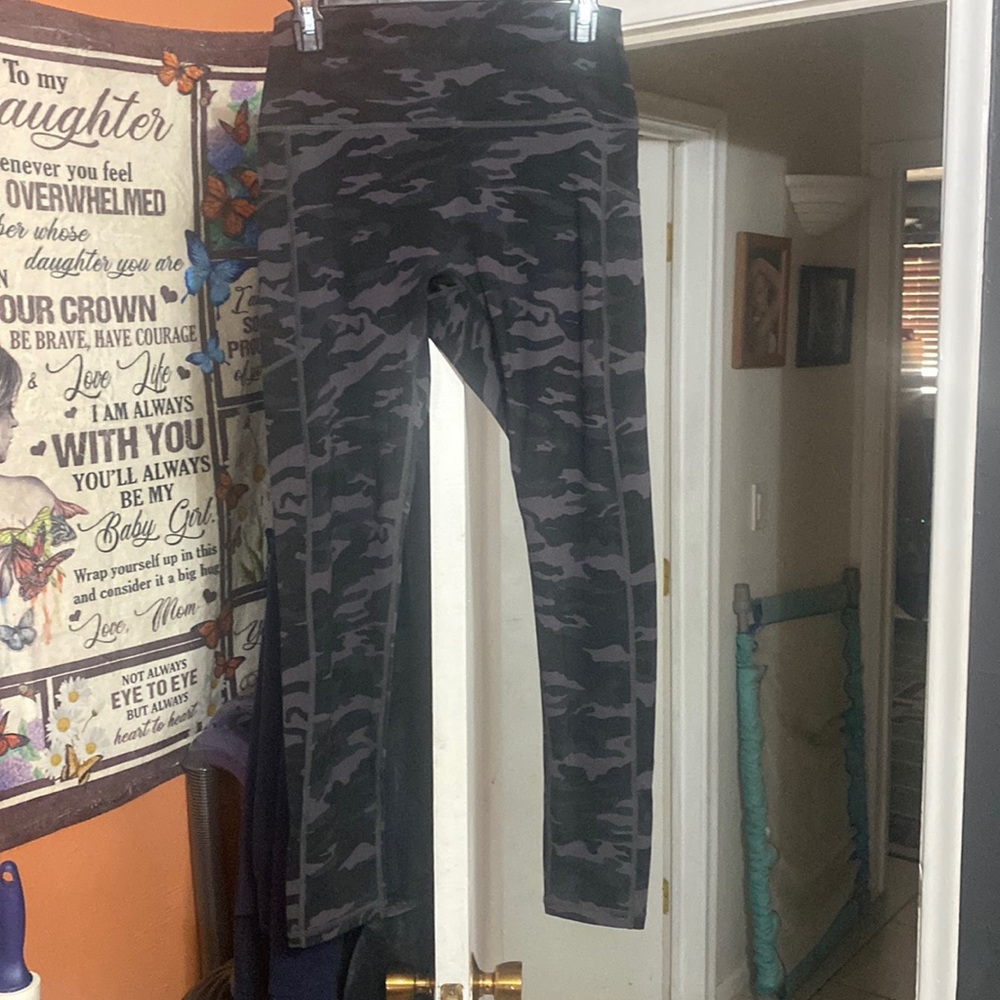 Camo leggings